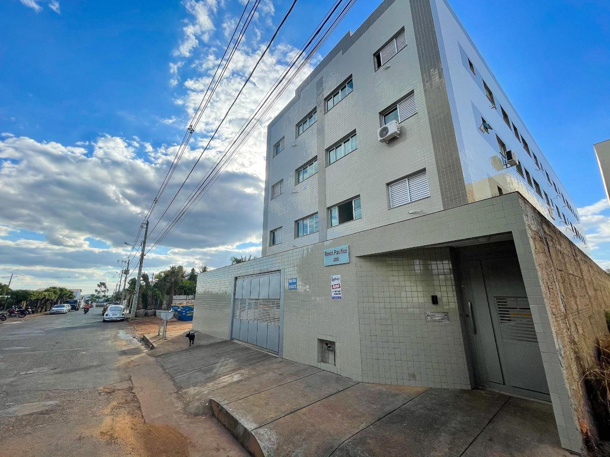 202- Apartamento De 2 Quartos Para Ate 5 Hospedes Патус-ди-Минас Экстерьер фото