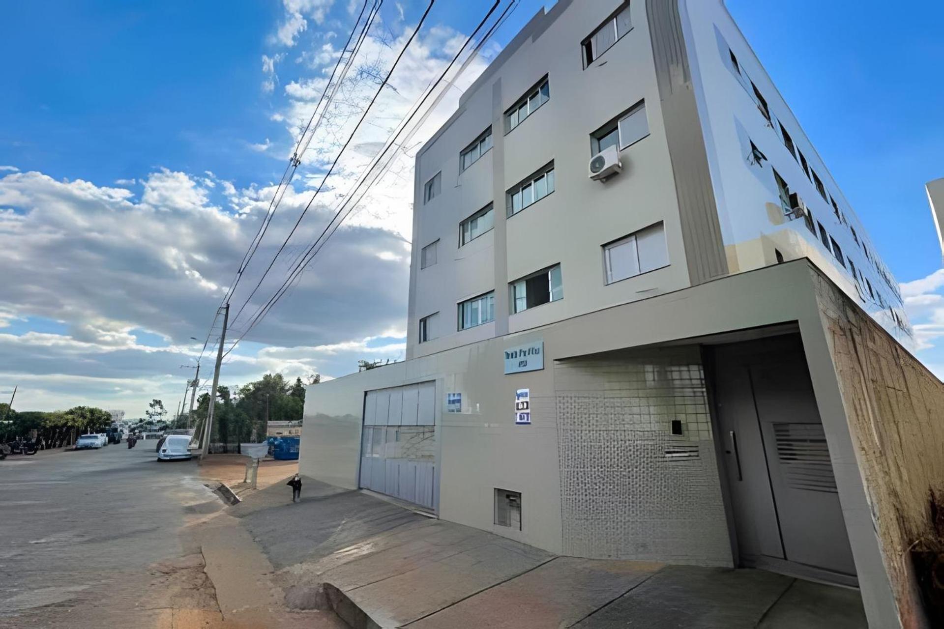 202- Apartamento De 2 Quartos Para Ate 5 Hospedes Патус-ди-Минас Экстерьер фото